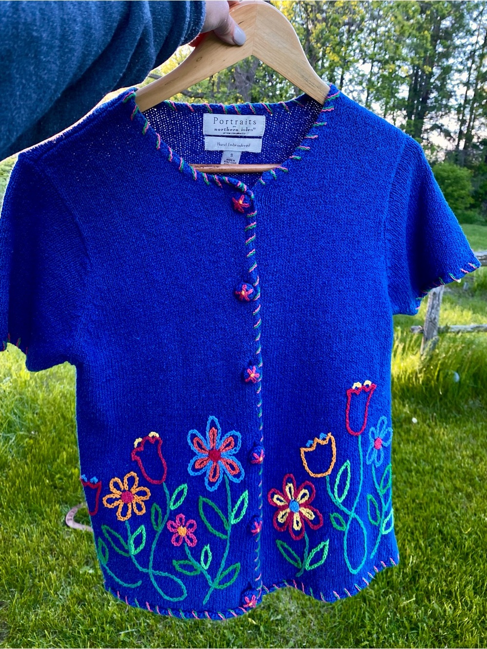 PORTRAIT BY NORTHERN ISLES hand embroidered button front knit flora shirt